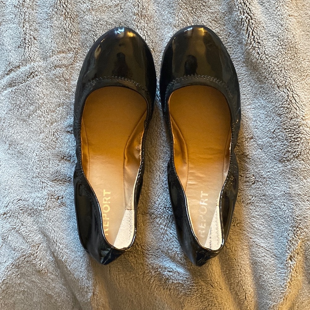 Report Womens Flats